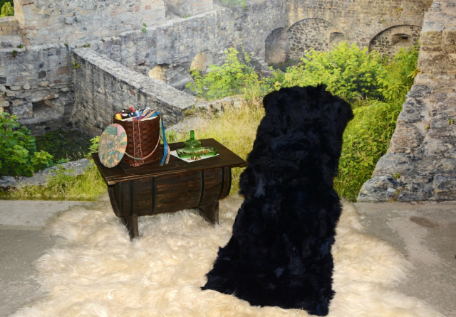 Exklusive Pelztafel B-Ware – Echtes Lammfell (55 x 150 cm) Nachtblau / Tiefes Dunkelblau